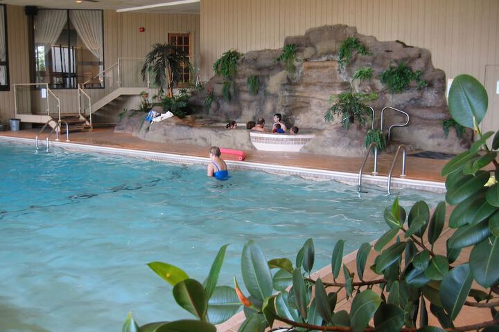 Pool 10 of 40