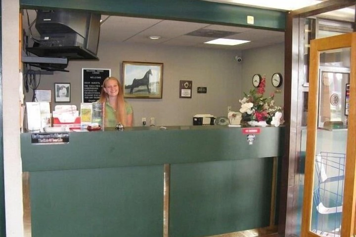 Walking Horse Lodge Lewisburg