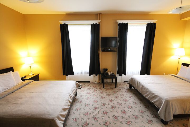 Room 10 of 40