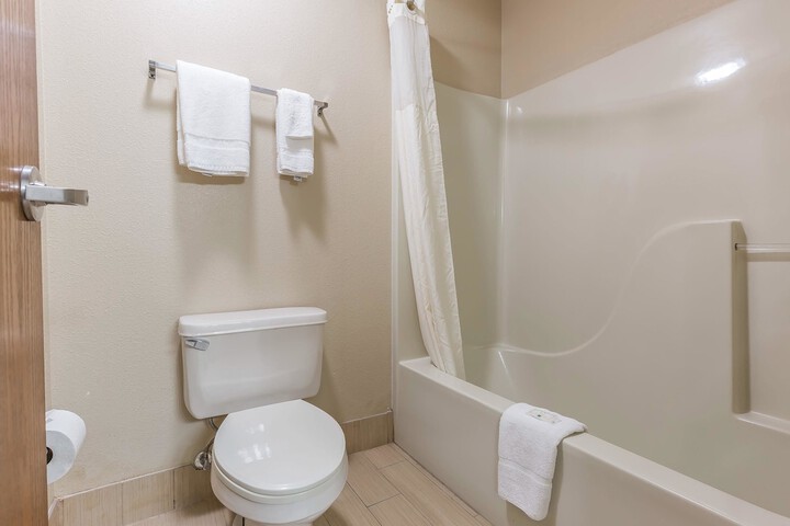 Room 7 of 28