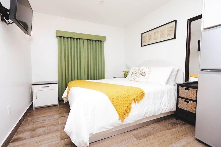 Room 9 of 25
