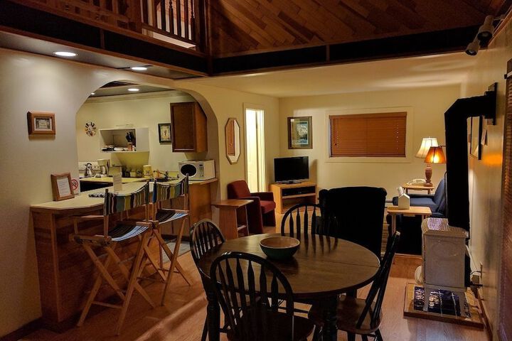 Alexanders Lodge