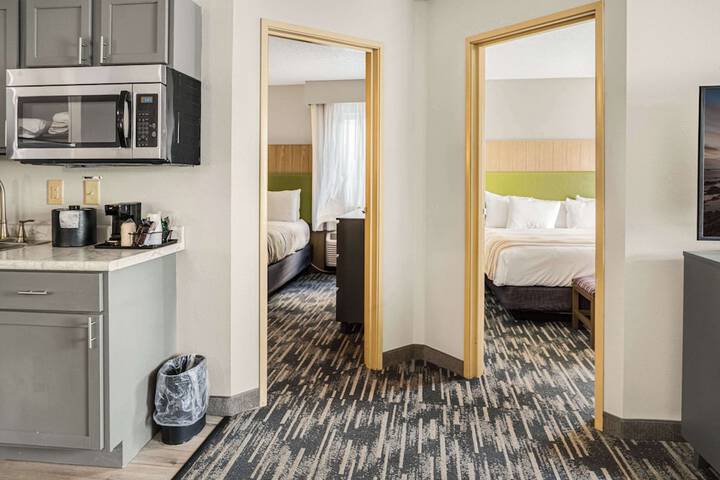 Country Inn & Suites by Radisson Brookings, SD