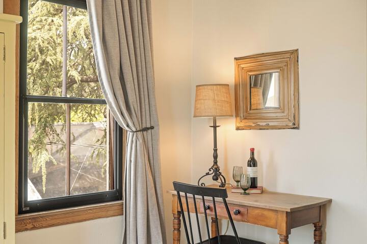 Room 27 of 113