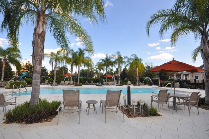 Pool 10 of 52