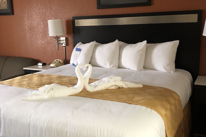Room 7 of 25