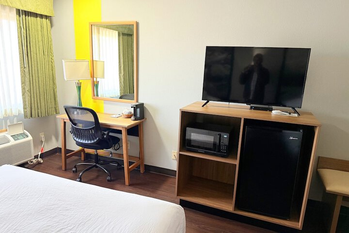 Super 8 by Wyndham Baker City