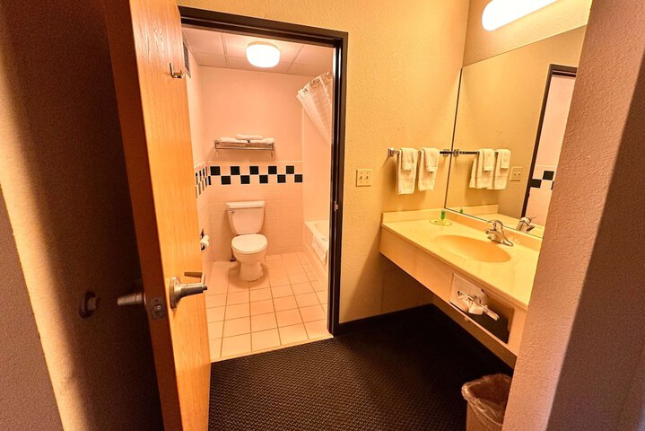 Room 42 of 57
