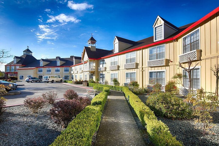 Red Lion Inn & Suites Auburn