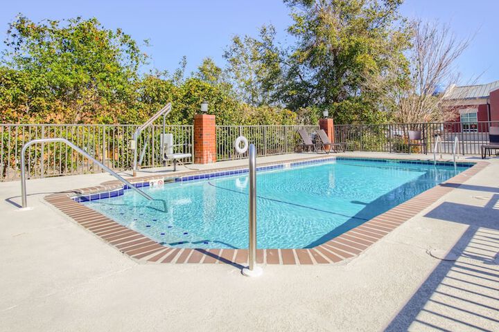Holiday Inn Express & Suites Gulf Shores by IHG