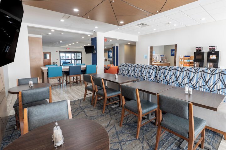 Holiday Inn Express Hotel & Suites ANDERSON NORTH by IHG