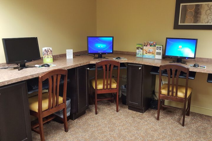Business Center 56 of 61