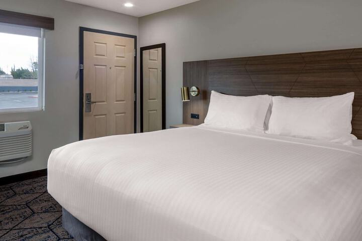 Room 12 of 44