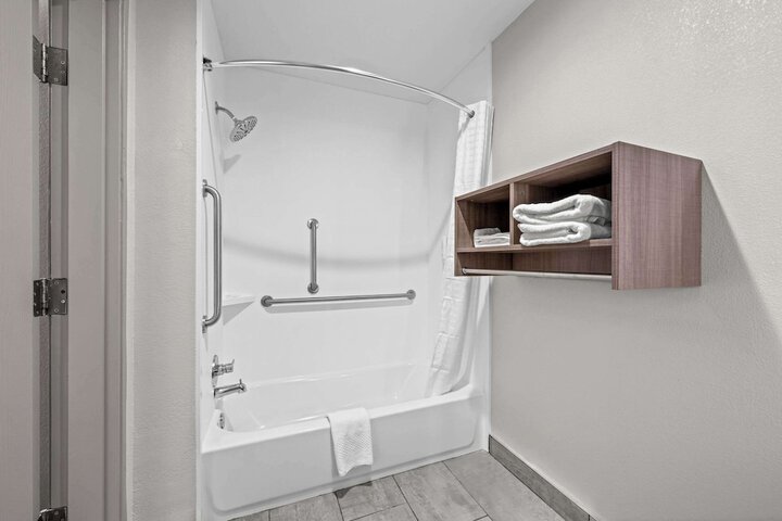 Room 21 of 37