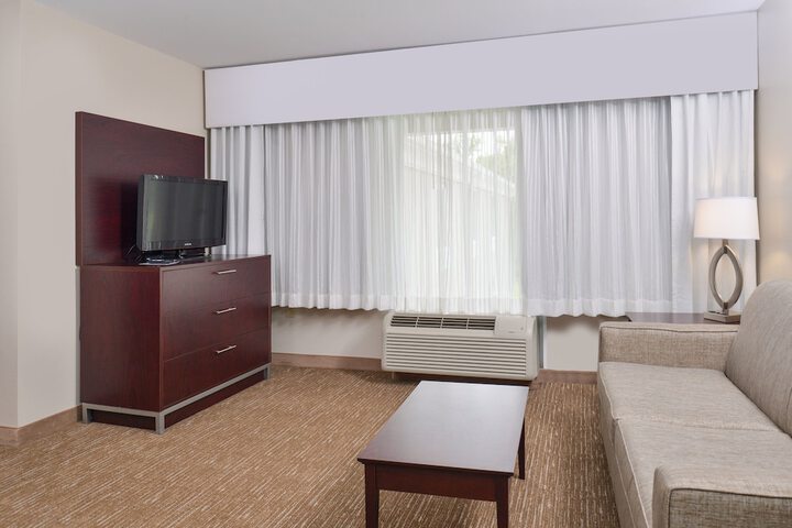 Room 21 of 38