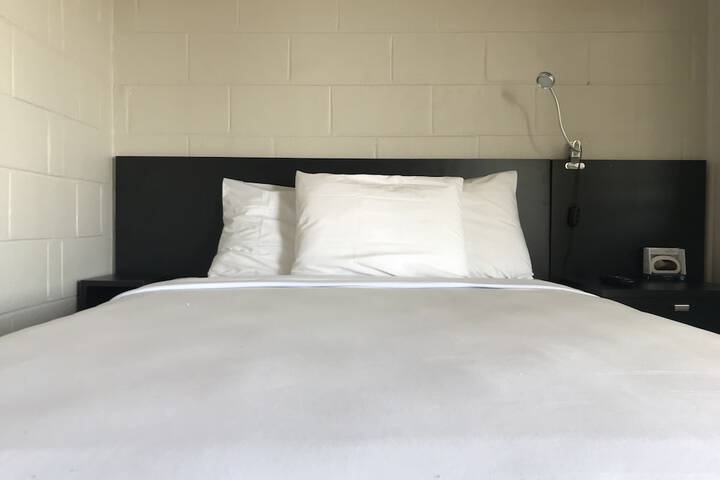Room 8 of 19