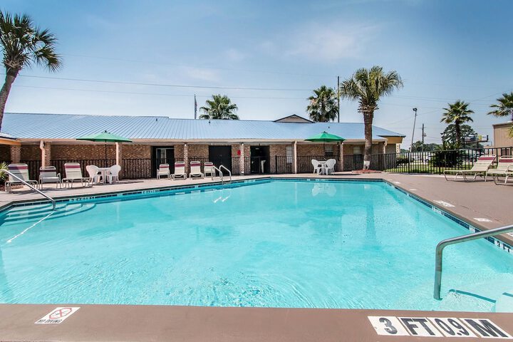 Pool 6 of 33
