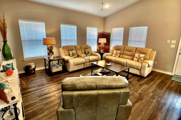 A Silver Lining 4 Br Home