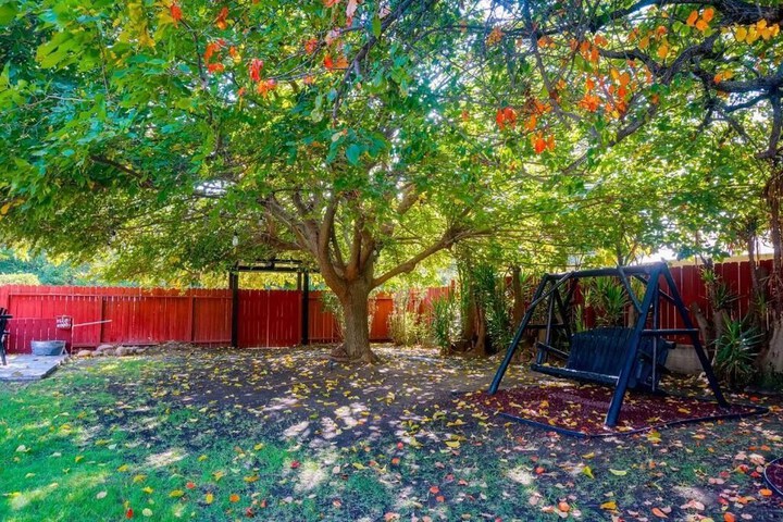 Property Grounds 42 of 46