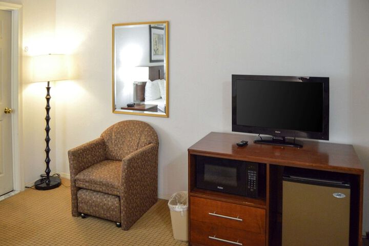 Room 27 of 49