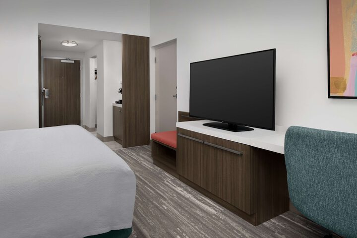 Room 22 of 40