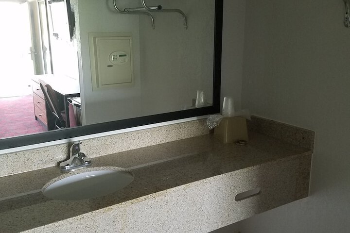 Room 12 of 22