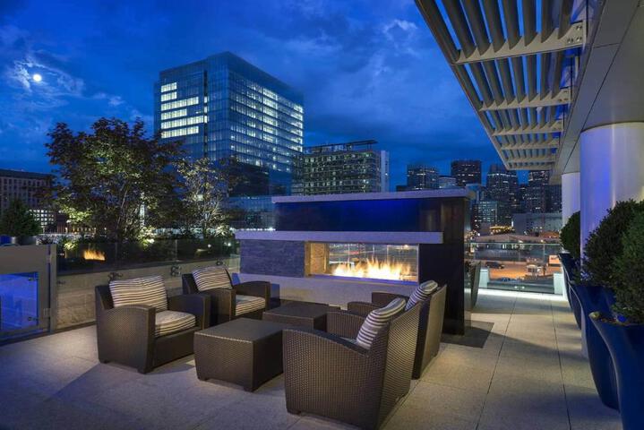 Global Luxury Suites at Boston Seaport