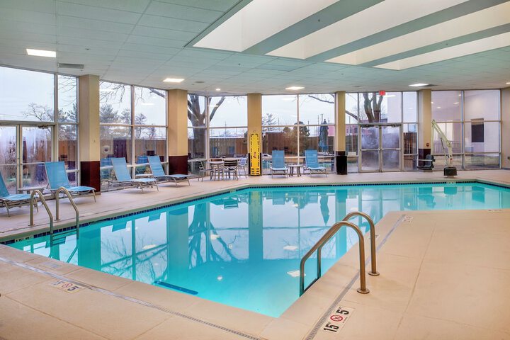 Embassy Suites by Hilton St. Louis Airport