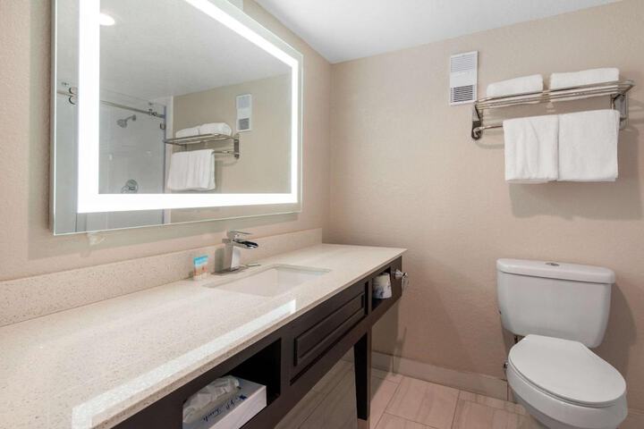 Room 13 of 65