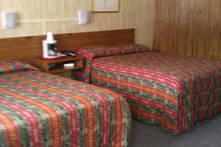 Room 9 of 12