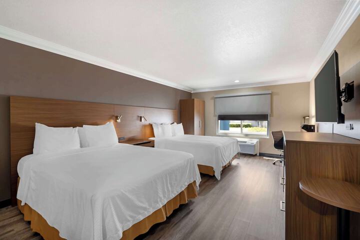 Best Western Plus Newport Mesa Inn