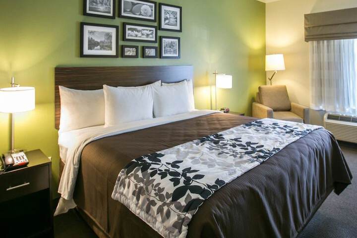 Room 13 of 26