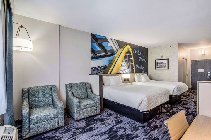 Room 26 of 40
