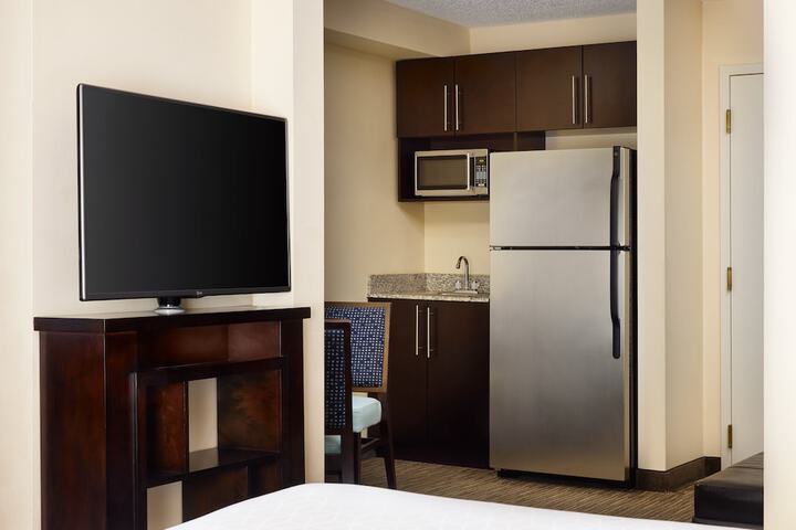 Room 32 of 53