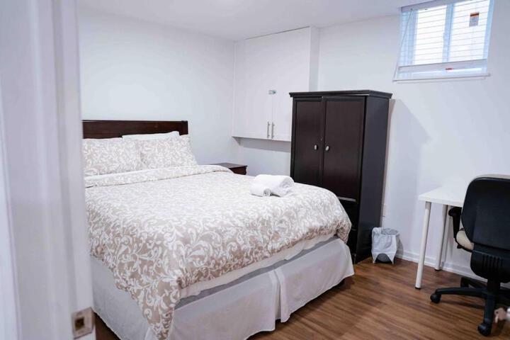 Adorable 3 Bedroom Apartment with Free Parking