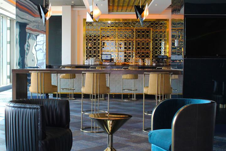 Lounge 57 of 65