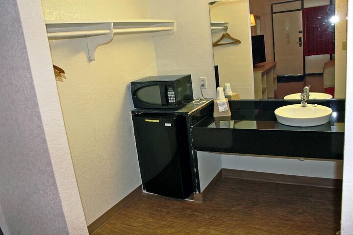 Room 12 of 20
