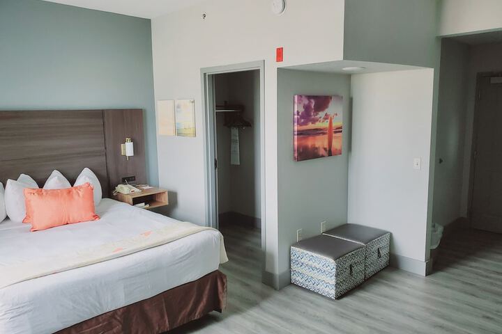 Room 64 of 76