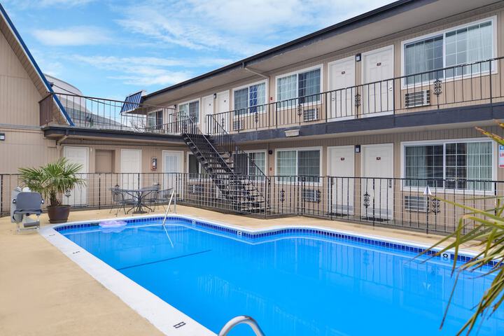 Pool 7 of 49