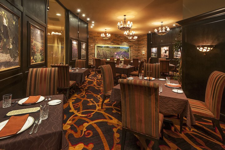 Dining 22 of 36