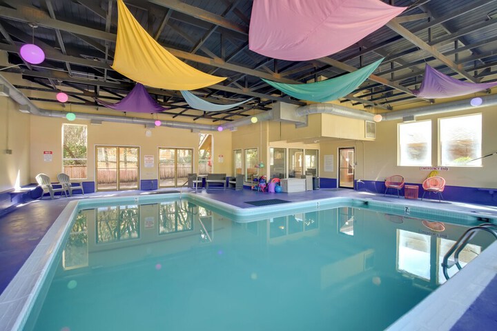 Lincoln City Beach Condo: Clubhouse & Pool Access!