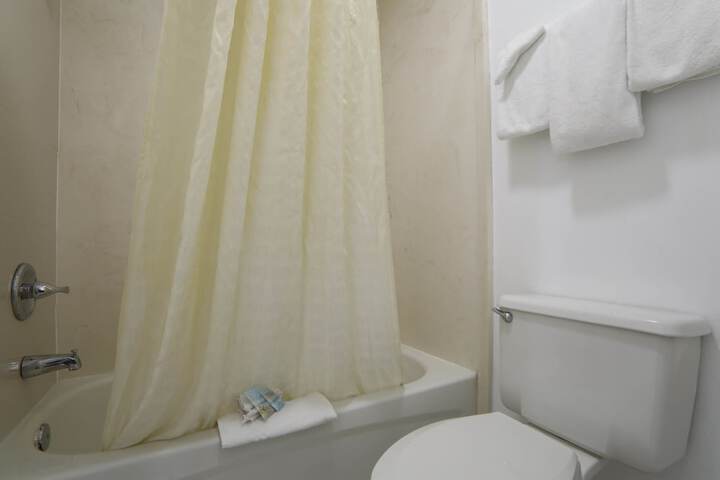 Room 17 of 38