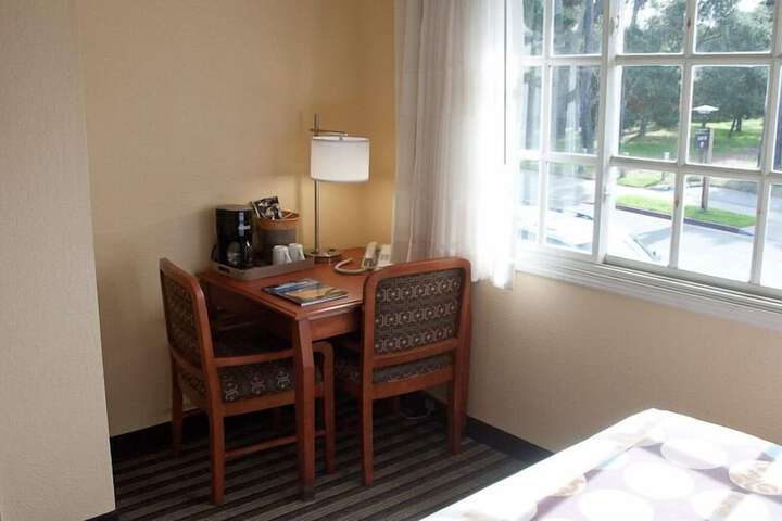 Room 8 of 28