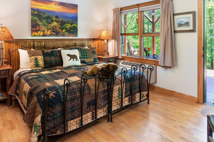 Bent Creek Lodge Bed & Breakfast