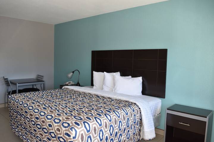 Room 15 of 16