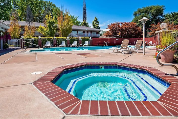 Baugh Motel SureStay Collection by Best Western