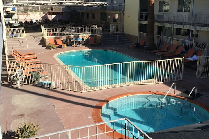 Pool 4 of 38