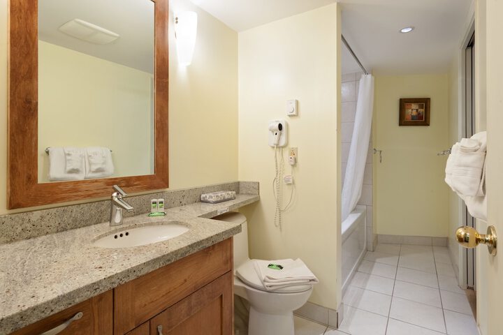 Room 12 of 32