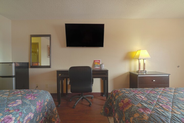 Regency Inn & Suites by OYO Bay City TX
