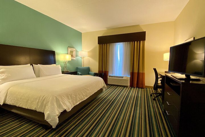 Room 35 of 62